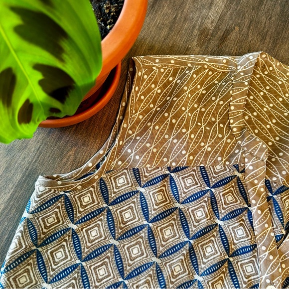 [EUC] MAISON COUPÉ | Women’s semi sheer sleevless blouse | Large - Picture 6 of 11